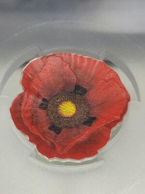 2017 Cook Islands - Remembrance Poppy – Tribute to the Fallen 1 Oz Silver Colored Coin image 2